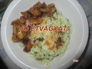 GOMBA-PAPRIKÁS PÁROLT RIZS